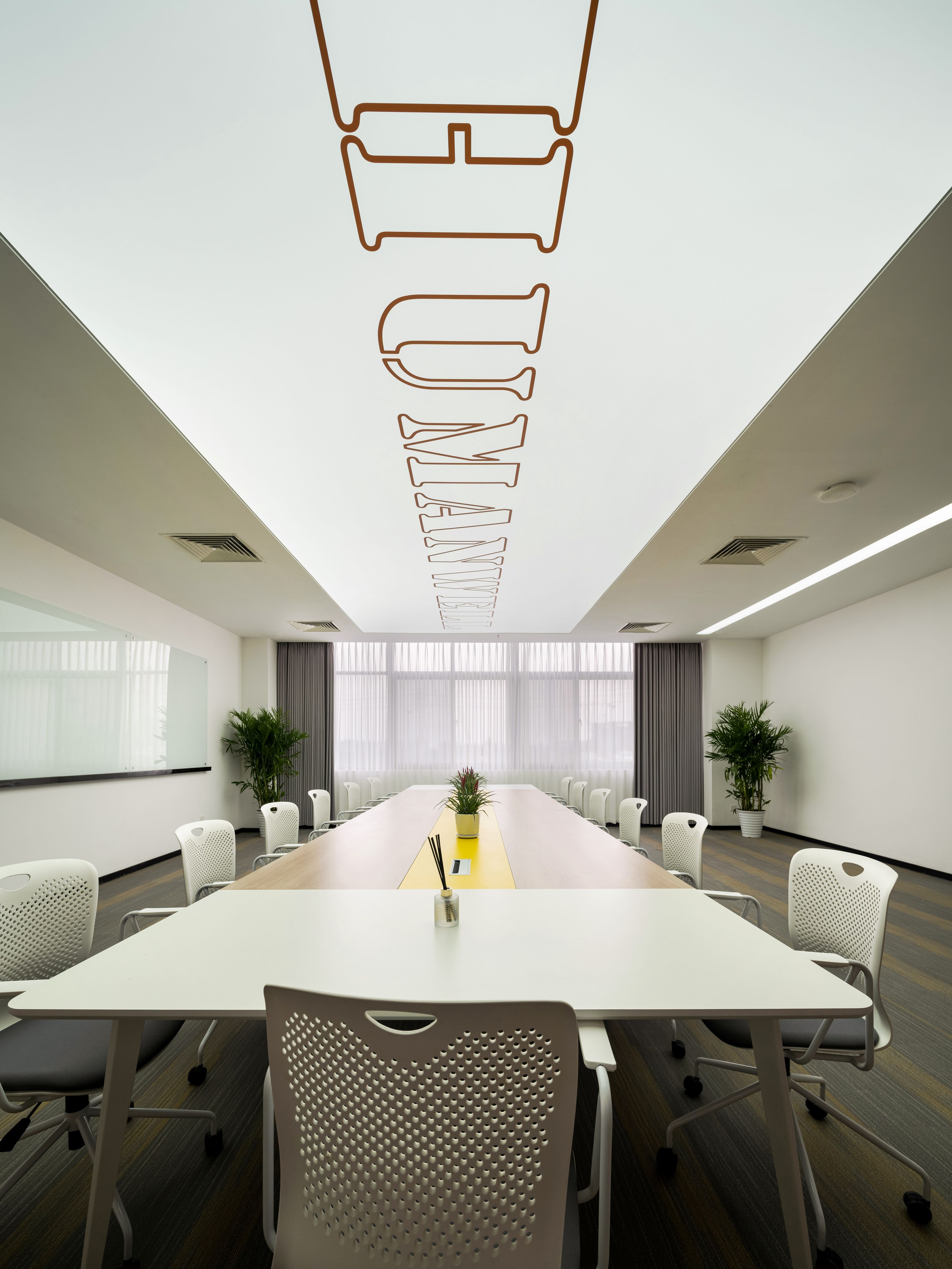 【完工案例】人福醫(yī)藥黃岡總部辦公室裝修完工！(圖5)